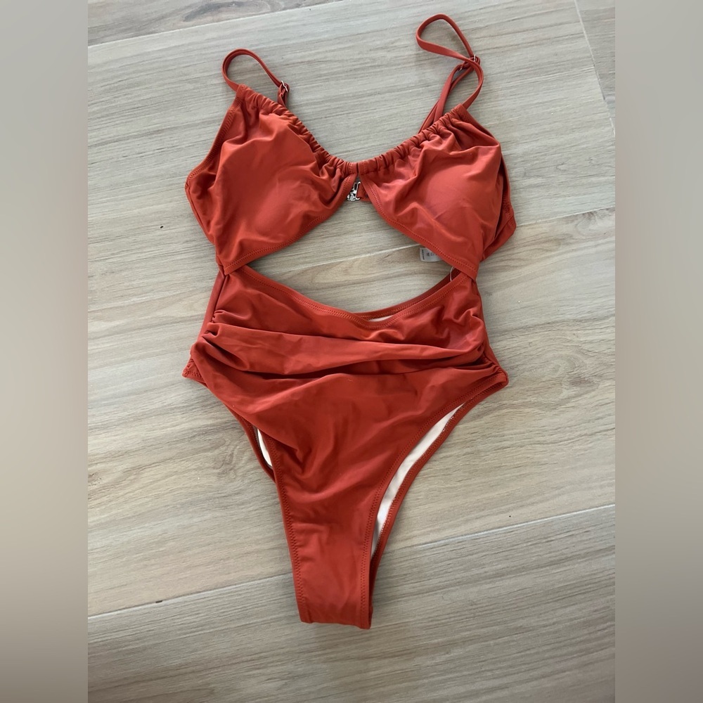 Tummy Control One-Piece Swimsuit NWT - Picture 4 of 6